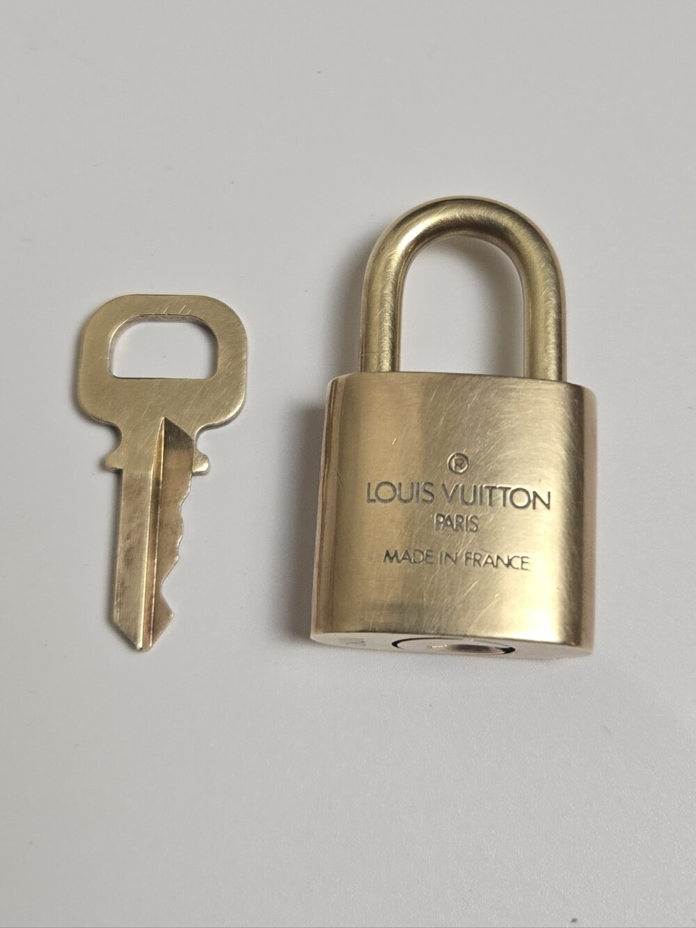 Louis Vuitton Lock and Key #301 Gold Brass Padlock Authentic - Picture 4 of 7